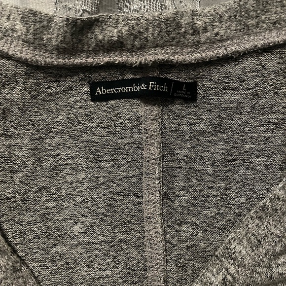 Abercrombie and Fitch sweater cardigan size L - Picture 4 of 5